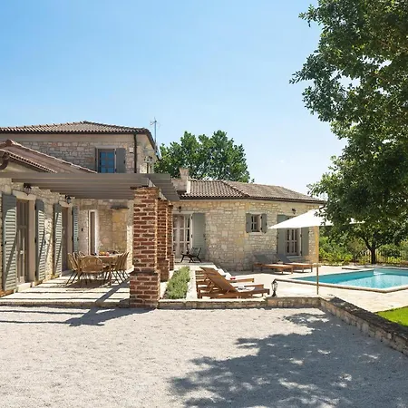 Elli Ferienhaus *